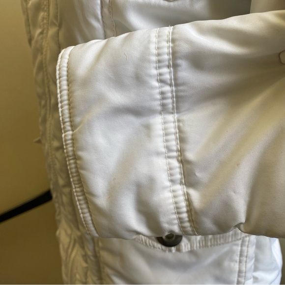 Dollhouse White Faux Fur Hood Belted Puffer Coat. Small. - Picture 10 of 13